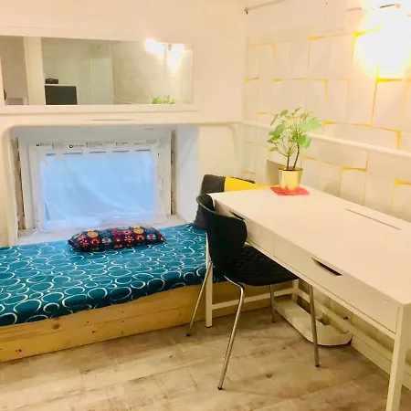 アパート Corvin Ruinpub Designed