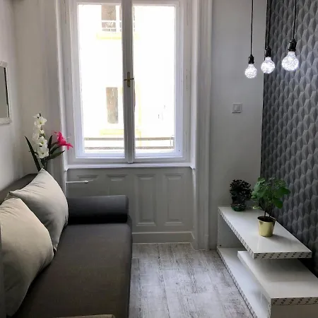 Corvin Ruinpub Designed Apartment