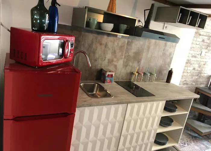 公寓 Corvin Ruinpub Designed *