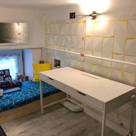 Corvin Ruinpub Designed Daire